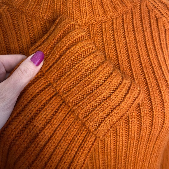 Uniqlo JW Anderson ribbed sweaters - Picture 2 of 5